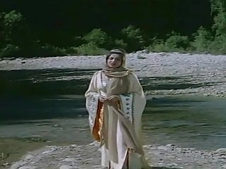 Samira Toufik in 'Bento Aantar' movie